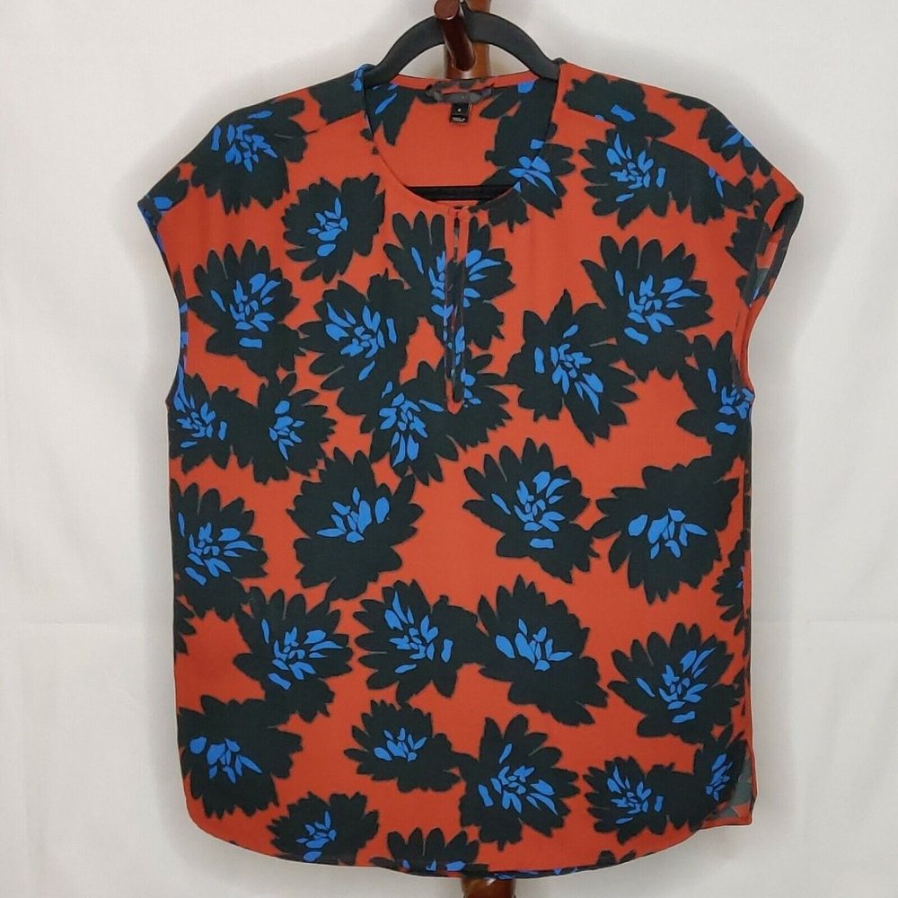 J. Crew women's size 2 sleeveless top multicolor floral teardrop button in front